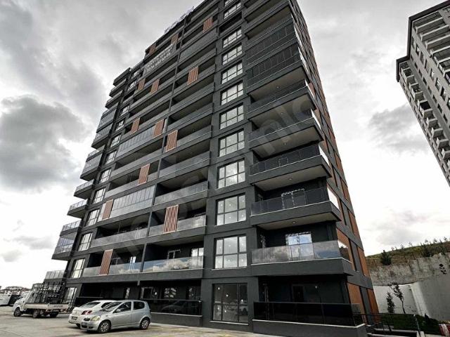 POLAT LİVE EMLAK'TAN EBEVEYN BANYOLU GENİŞ VE KONFORLU 2+1 DAİRE