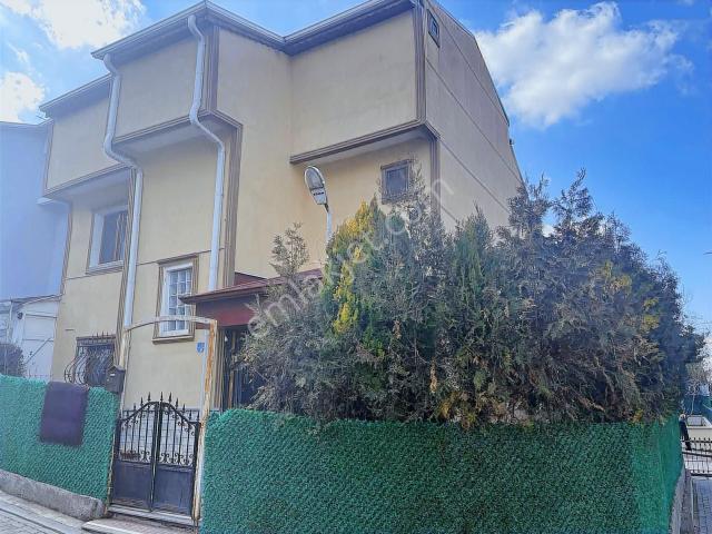 Polat Live Emlak'tan İlkyerleşim Mah. Dış Köşe 5+1 Teraslı