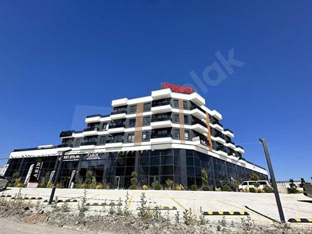 POLAT LIVE EMLAK'TAN KAPALI OTOPARKLI SIFIR 1+1