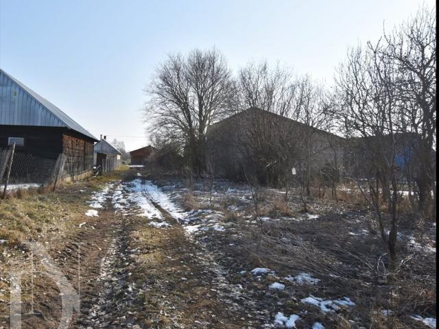 Polecam działkę 1400 m² z domem do remontu w Lachach