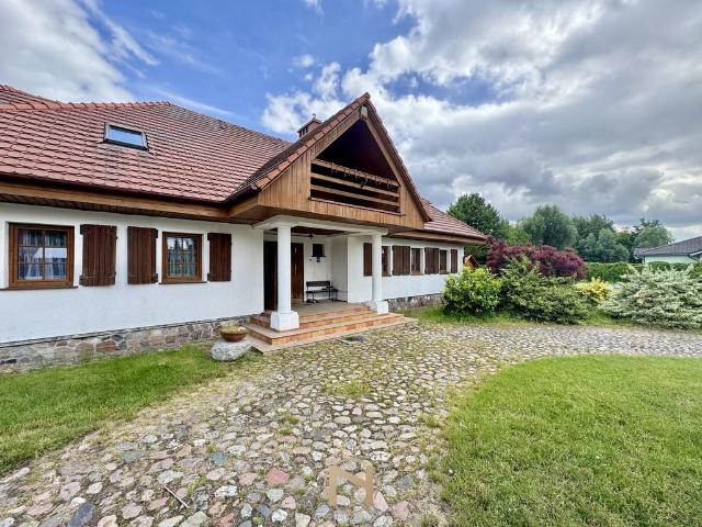 Polecam dom 220 m² w Gorzowie z dworem staropolskim i basenem
