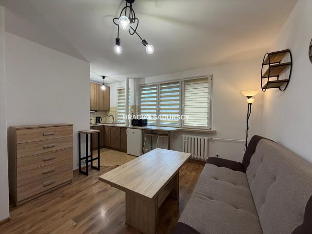 Polecam funkcjonalną kawalerkę 20 m² z balkonem w Krakowie