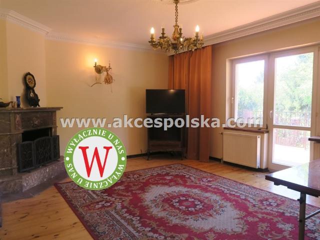 Polecam przestronny dom 330 m² na Mokotowie z garażem i ogrodem