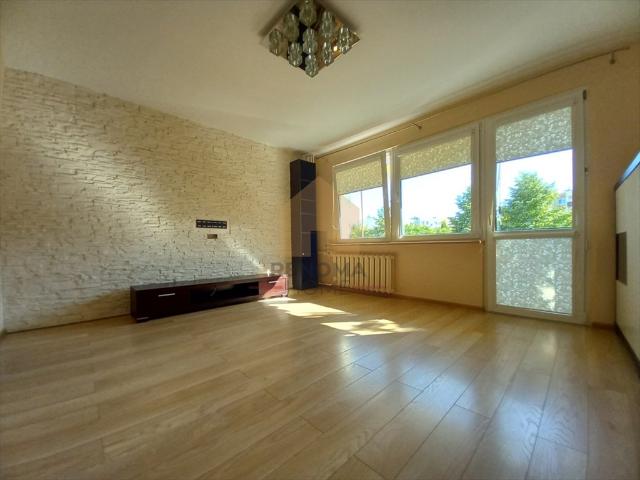 Polecam przestronne 4 pokojowe mieszkanie 72 m² na Osiedlu Młodych