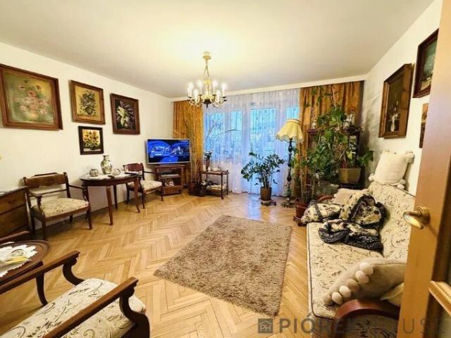Polecam 4 pokojowe 84 m² na Ursynowie z balkonem