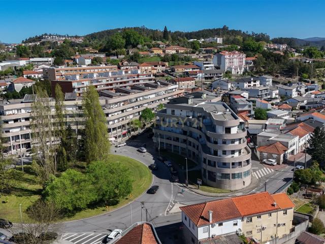 Policlínica Nova com 10 Gabinetes – Médicos, Dentária e Enfe. 396m² Selho São Jorge