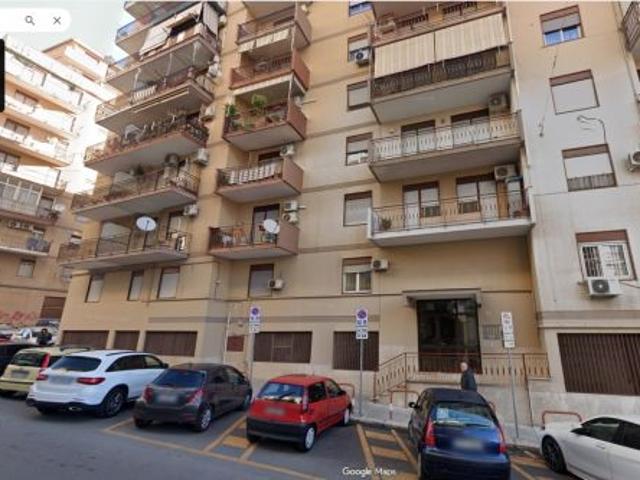POLICLINICO STANZE PER STUDENTESSE