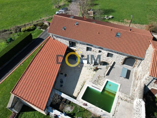 Polignac ! Magnifique ferme rénové 227m2