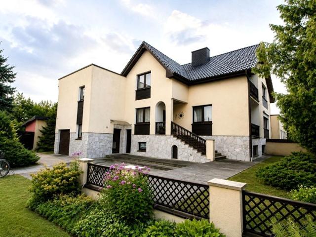 Polna 18 250 m², Dylaki