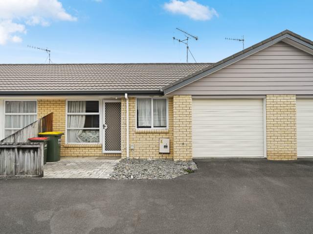 Popular Frankton Complex
