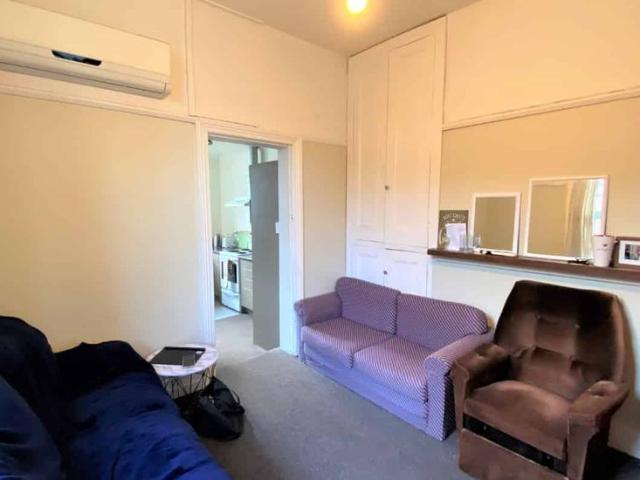 Popular Student Flat in Prime Howe Street Location Available for 2027