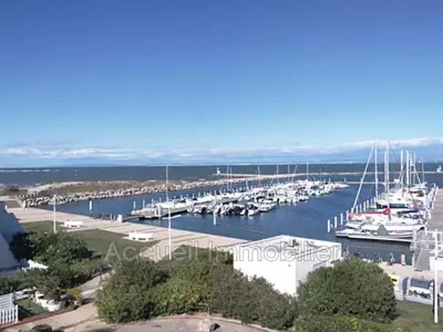 Port Camargue 30240 Achat / Vente appartement 1 pièce t1 au dernier étage piscine