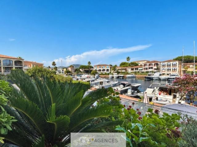 PORT COGOLIN 3 PIÈCES AVEC TERRASSE, PISCINE ET VUE SUR LA