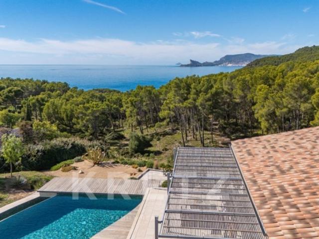 Port d'Alon vue mer