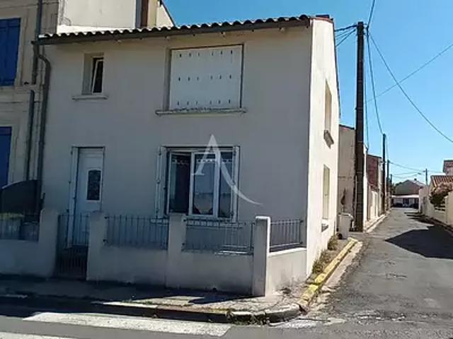 Port des Barques 17730 Location maison 4 pièces t4 cave