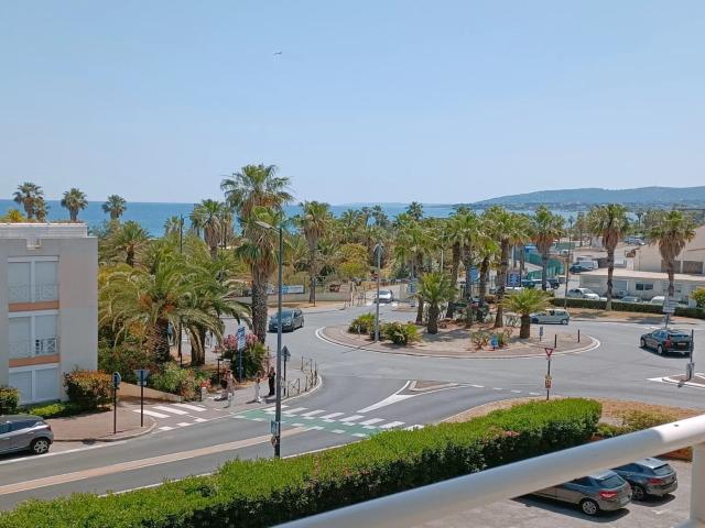 PORT FRÉJUS 3 PIÈCES VUE MER EN DERNIER ÉTAGE