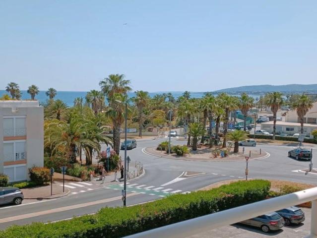 PORT FRÉJUS 3 PIÈCES VUE MER EN DERNIER ÉTAGE