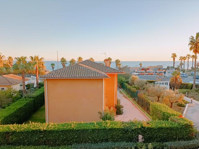 PORT FRÉJUS Exceptionnel appartement vue mer