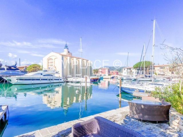Port Grimaud Belle maison de maître de 5 chambres avec lar. 192m² Grimaud