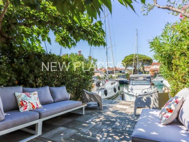 Port Grimaud Belle Maison 2 chambres avec amarrage 13,4m 63m² Port Grimaud
