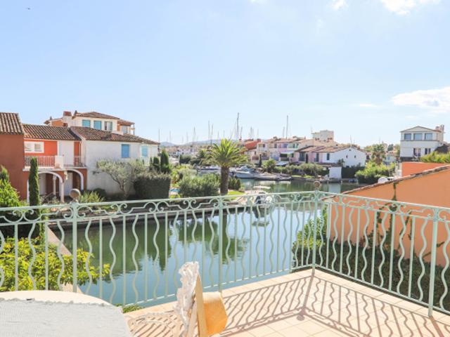 PORT GRIMAUD MAISON DE MAITRE AVEC GARAGE & AMARRAGE 13.80 M GOLFE ST TROPEZ