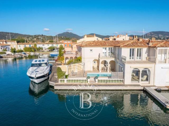PORT GRIMAUD MAISON D'EXCEPTION AMARRAGE PRIVATIF 20M PISC
