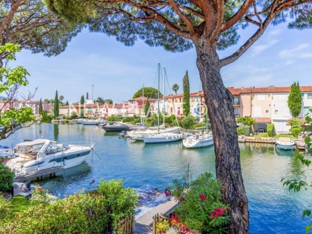 Port Grimaud Superbe maison 2 chambres rénovée avec amarra. 57m² Port Grimaud