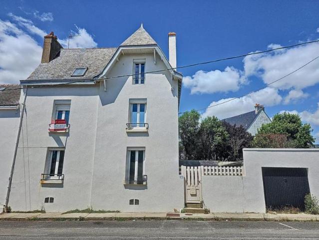 PORT LOUIS: Maison de ville à deux pas des commodités et du port