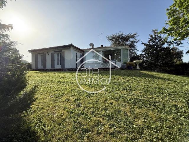 Port Sainte Foy et Ponchapt – Maison familiale de plain pied avec 4 chambres et jardin