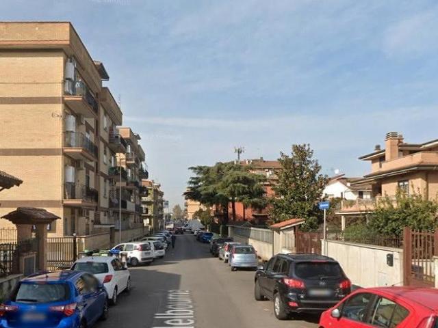 Porta di roma soleggiato bilocale arredato