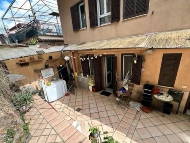 PORTA FURBA BILOCALE ARREDATO CON GIARDINO PRIVATO