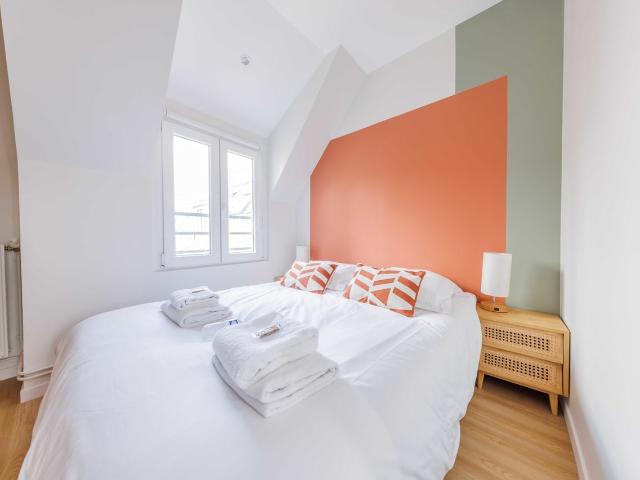 Porte de Champerret Lovely, fashionable apartment, Paris Amsterdam Apartments for Rent