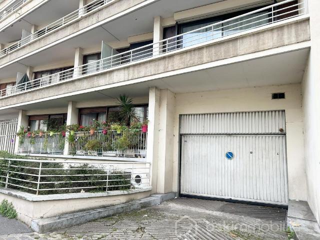 Porte de Montreuil rue Armand Carrel