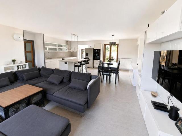 Portes de Bordeaux, Maison Familiale, Piscine, Appt Indépendant