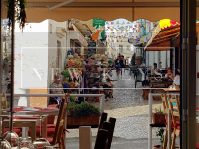 Portimão Algarve 102640594