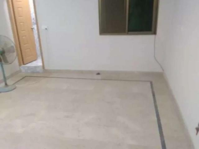 Portion & floor for rent Karachi Saadi Road ID 28180