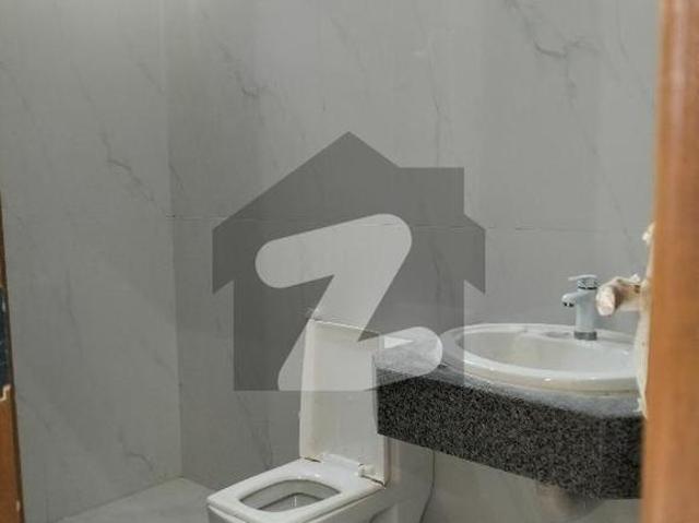 Portion 240yd 1st 3 bed dd 2nd 2bed d In same house 2 lac Zero meter renuvated Work in progress Gulshan 1*Code 16889 * Gulshan e Iqbal Block 1