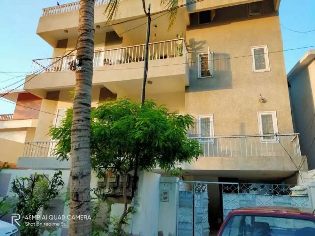 Portion 3bed dd ground Karachi Gulshan E Iqbal Block 9 ID 16674