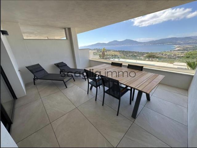 Porticcio: appartement T2 avec terrasse