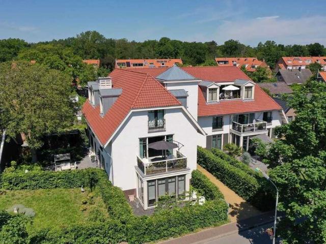 Portiekflat appartement te huur in Muiderberg