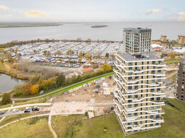 Portiekflat appartement te huur in Almere