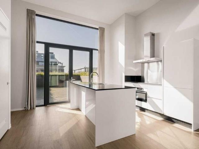 Portiekwoning dubbel bovenhuis te huur in Amsterdam