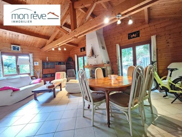 PORTILLON: MAISON EN MADRIER BOIS 82M² SUR 2000M² D'ESPACE BOISÉ