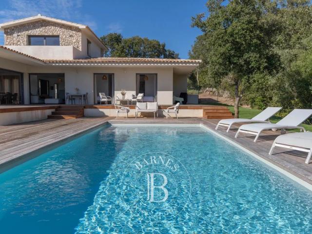 Porto Vecchio, Villa, 4 chambres, piscine chauffée, vue mont. 180m² Porto Vecchio