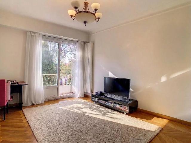 Port/Mont Boron: 61m2 avec balcon/terrasse vue mer latérale 60m² Nice