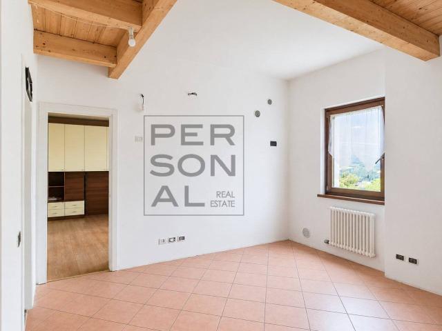 Porzione Casa in vendita a Rovereto, Lizzana