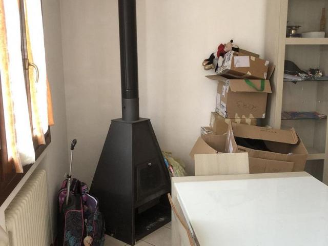 Porzione di testa di casa indipendente con giardin
