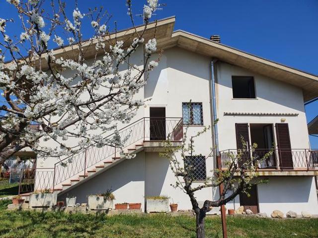 Porzione di bifamiliare nel cuore d'Abruzzo