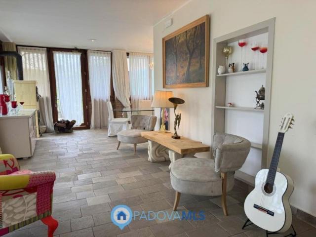Porzione di Casa in affitto a Padova via Friuli, arredato, posto auto, terrazzo TrovaCasa