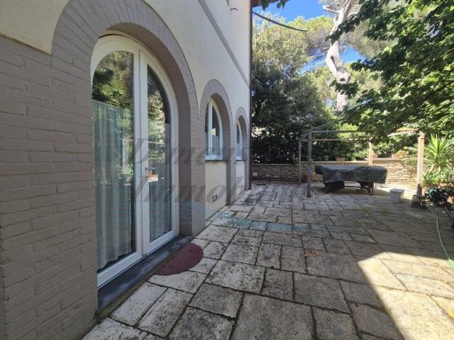 Porzione di Casa in affitto a Rosignano Marittimo via Generale Orlando Lorenzini, arredato, giardino privato, riscaldamento autonomo TrovaCasa